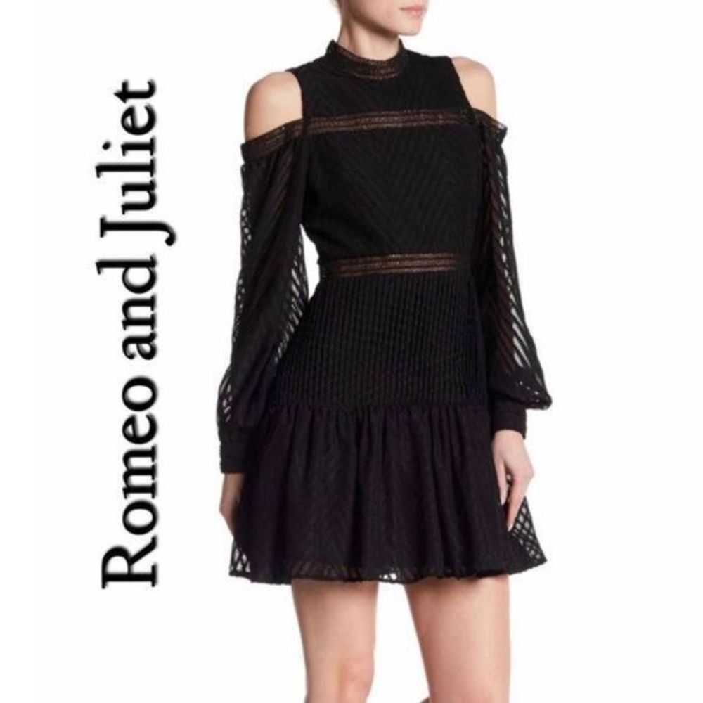 049Romeo and Juliet Couture cold shoulder Medium NWT